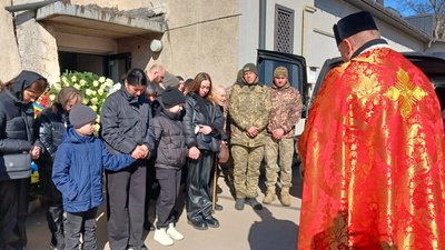 дім печалі, тернопіль, похорон Віталієм Лебедем дім печалі, тернопіль, похорон Віталієм Лебедем