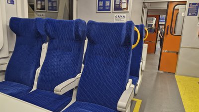Між Ужгородом та Львовом запустили модернізований електропоїзд, що змінилося у вагонах