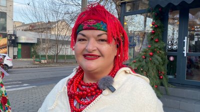 Показали український вертеп: у Миколаєві колядники збирають донати для ЗСУ Показали український вертеп: у Миколаєві колядники збирають донати для ЗСУ