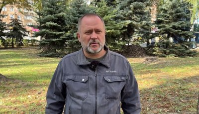 «Він вийшов з машини, почув свист і вибух» — дружина пораненого внаслідок удару по лікарні у Кривому Розі «Він вийшов з машини, почув свист і вибух» — дружина пораненого внаслідок удару по лікарні у Кривому Розі