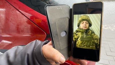 "Розумію, що потрібен тут": історія кропивничанина, який у перший день повномасштабної війни працював на заправці "Розумію, що потрібен тут": історія кропивничанина, який у перший день повномасштабної війни працював на заправці