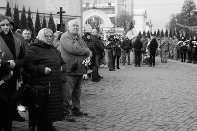 У Луцькій громаді провели в останню дорогу захисників Артема Одінцова та Олександра Бортніка У Луцькій громаді провели в останню дорогу захисників Артема Одінцова та Олександра Бортніка