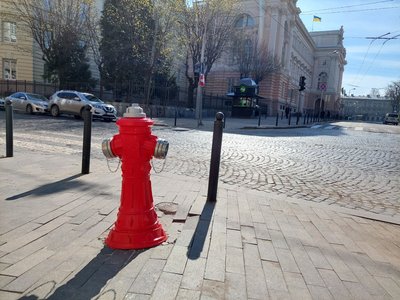 Наземні гідранти у Львові: рятувальники пояснили, у чому їхня перевага Наземні гідранти у Львові: рятувальники пояснили, у чому їхня перевага