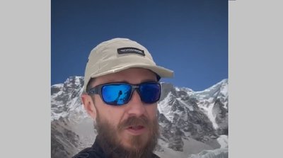 Військові піднялися на Еверест, підняли прапори, прапори підрозділів, травень 2025 Військові піднялися на Еверест, підняли прапори, прапори підрозділів, травень 2025