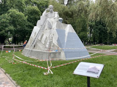 У Полтаві завершують реставрацію пам’ятника Тарасові Шевченку У Полтаві завершують реставрацію пам’ятника Тарасові Шевченку