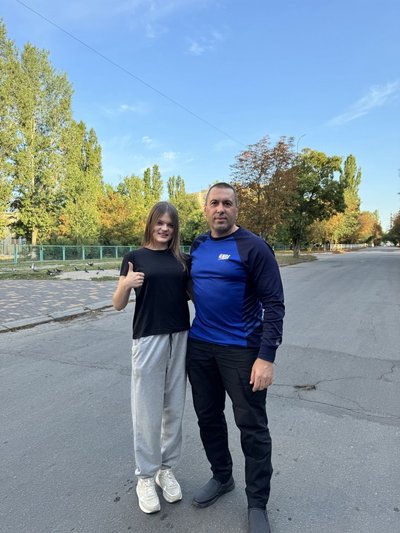 "Мені болить рідне місто". Чотирнадцятирічна співачка написала пісню про Херсон "Мені болить рідне місто". Чотирнадцятирічна співачка написала пісню про Херсон