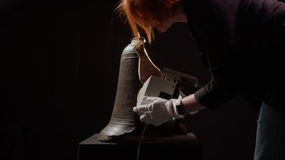 У столиці відтворили дзвін Десятинної церкви: «Можемо почути, як він звучав майже 800 років тому» У столиці відтворили дзвін Десятинної церкви: «Можемо почути, як він звучав майже 800 років тому»