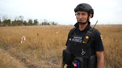 "Знищуємо на місті". Розмінування полів на Донеччині: як швидко можуть працювати сапери ДСНС "Знищуємо на місті". Розмінування полів на Донеччині: як швидко можуть працювати сапери ДСНС