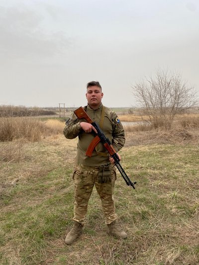 "У 2014 році я був у четвертому класі, малюнки в АТО малював". Інтерв'ю з Куком, який став командиром у 19 років "У 2014 році я був у четвертому класі, малюнки в АТО малював". Інтерв'ю з Куком, який став командиром у 19 років