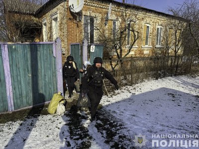 На Сумщині "Білі янголи" допомогли евакуювати бабусю з прикордонного села