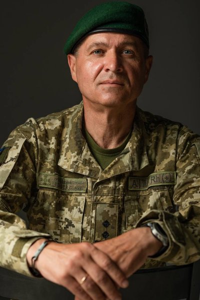 Зеленський нагородив захисника Маріуполя