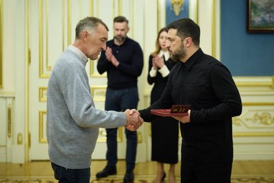 Президент Зеленський відзначив державними нагородами сімох енергетиків з Чернігівщини, двох з них — посмертно Президент Зеленський відзначив державними нагородами сімох енергетиків з Чернігівщини, двох з них — посмертно