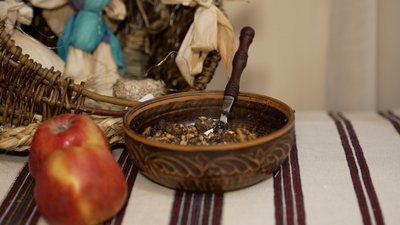Мак, замочений у воді, та мед: у Вінниці готують автентичну кутю Мак, замочений у воді, та мед: у Вінниці готують автентичну кутю