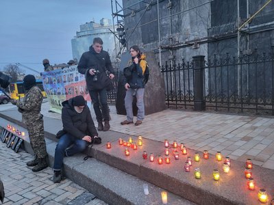 Добровольців полку "Азов" вшанували на Софійській площі у Києві