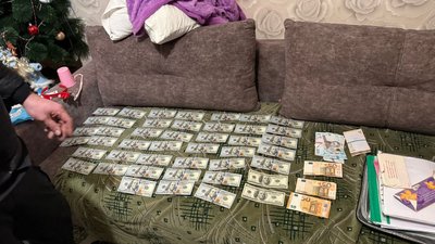 Списували пальне як використане та продавали підприємцям: на Чернігівщині оголосили підозру військовому та депутату Списували пальне як використане та продавали підприємцям: на Чернігівщині оголосили підозру військовому та депутату