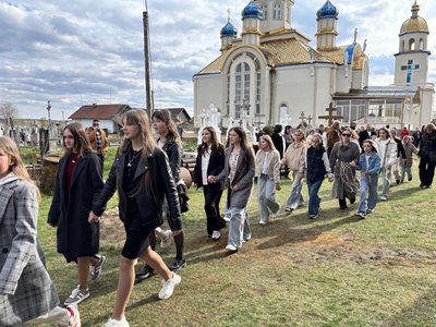 "Передається з покоління в покоління": у Великих Дідушичах на Львівщині проводять традиційні гаївки та ігри "Передається з покоління в покоління": у Великих Дідушичах на Львівщині проводять традиційні гаївки та ігри