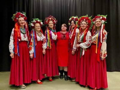 Як житомирянки об'єднують українок за кордоном для допомоги ЗСУ
