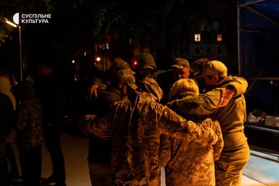 військові, на фестивалі Гогольфест у Запоріжжі відкрили звукову інсталяцію "Дерево Пам'яті"