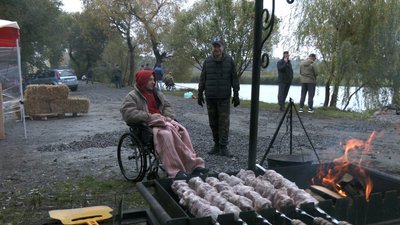 "На душі спокійніше". У Вінниці ветеранам провели реабілітацію риболовлею "На душі спокійніше". У Вінниці ветеранам провели реабілітацію риболовлею