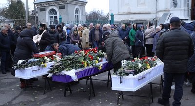прощання глухів