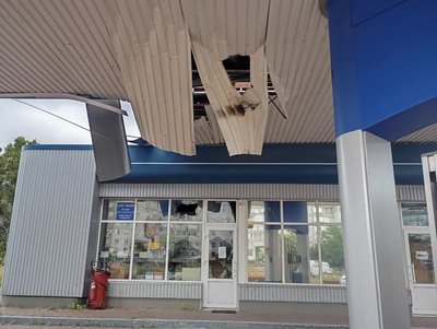 Вдарили біля багатоповерхівки: армія РФ обстріляла Суми ударними дронами Вдарили біля багатоповерхівки: армія РФ обстріляла Суми ударними дронами
