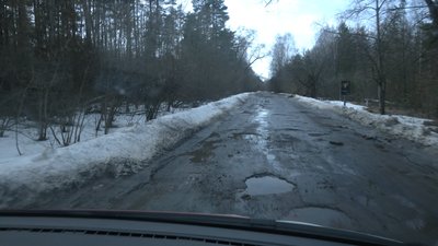 "Швидка" невкладається в нормативи, водії обирають їхати ґрунтовою дорогою: який стан доріг на прикордонні Чернігівщини "Швидка" невкладається в нормативи, водії обирають їхати ґрунтовою дорогою: який стан доріг на прикордонні Чернігівщини