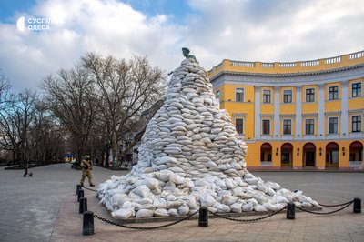 В Одесі вперше за понад чотири роки відкрили пам’ятник Дюку: що з ним буде далі
