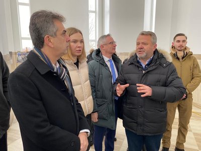 Глава МЗС Ізраїлю Елі Коен у Бучі Глава МЗС Ізраїлю Елі Коен у Бучі