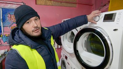 "Дехто по 80 днів не купався". Як працює прифронтовий "пункт незламності" для військових на Донеччині "Дехто по 80 днів не купався". Як працює прифронтовий "пункт незламності" для військових на Донеччині