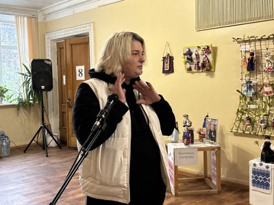 “Мотанка, як оберіг”: у Конотопі презентували виставку традиційних ляльок “Мотанка, як оберіг”: у Конотопі презентували виставку традиційних ляльок