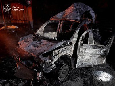 Нічна атака РФ на Одещину: пошкоджена взуттєва фабрика, виникли пожежі Нічна атака РФ на Одещину: пошкоджена взуттєва фабрика, виникли пожежі