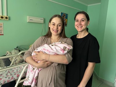 Ірина із своєю сестрою Ірина із своєю сестрою