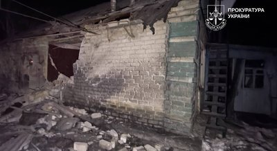 Пошкоджена будівля внаслідок удару дроном по Лозівському району Пошкоджена будівля внаслідок удару дроном по Лозівському району