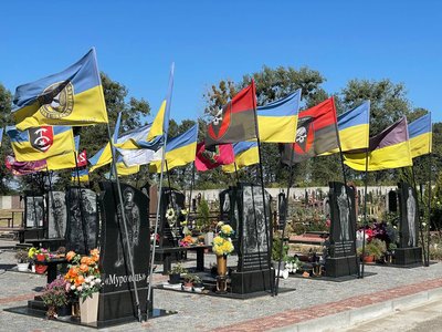 “Нас не чують”: родини загиблих військовослужбовців хочуть створити Алею Слави в Лебедині “Нас не чують”: родини загиблих військовослужбовців хочуть створити Алею Слави в Лебедині