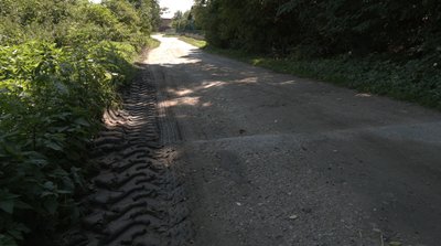 Жителі села на Тернопільщині скаржаться на агрофірму, Носівці, знищують дороги, 7 серпня 2026 року Жителі села на Тернопільщині скаржаться на агрофірму, Носівці, знищують дороги, 7 серпня 2026 року