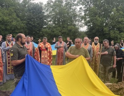 Похорон, прощання із бійцем, ЗСУ, Тернопільщина, Іване-Пустенська сільська рада Похорон, прощання із бійцем, ЗСУ, Тернопільщина, Іване-Пустенська сільська рада