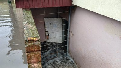 У Тернополі підтопило багатоповерхівку, підтопило підвал, вулиця Коновальця, Тернопіль, 2 червня 2026 року У Тернополі підтопило багатоповерхівку, підтопило підвал, вулиця Коновальця, Тернопіль, 2 червня 2026 року