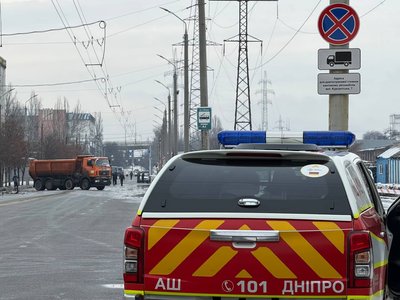 У Дніпрі внаслідок перекриття вулиці через атаку РФ змінено рух громадського транспорту У Дніпрі внаслідок перекриття вулиці через атаку РФ змінено рух громадського транспорту