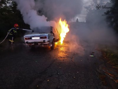 Авто загорілося на ходу: рятувальники ліквідували пожежі транспорту на Черкащині Авто загорілося на ходу: рятувальники ліквідували пожежі транспорту на Черкащині