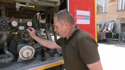 Хмельницькі волонтери пригнали пожежний автомобіль зі Швейцарії Хмельницькі волонтери пригнали пожежний автомобіль зі Швейцарії