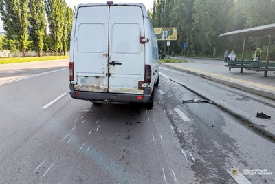 Перебігав дорогу у невстановленому місці: помер 66-річний пішохід, якого збив автомобіль Перебігав дорогу у невстановленому місці: помер 66-річний пішохід, якого збив автомобіль