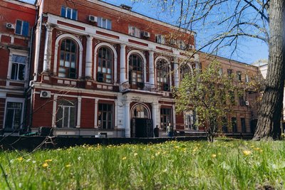 Удар по середмістю Дніпра, день жалоби, збили дев'ять БпЛА. Головні новини Дніпра та області 15 квітня Удар по середмістю Дніпра, день жалоби, збили дев'ять БпЛА. Головні новини Дніпра та області 15 квітня