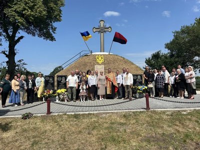 Меморіальні дошки, ЗСУ, Тернопільщина, Орест Клошник, Андрій Трач, Роман Гогусь Меморіальні дошки, ЗСУ, Тернопільщина, Орест Клошник, Андрій Трач, Роман Гогусь