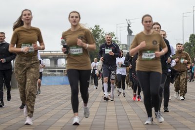 Києву виповнюється 1 544 роки: у День міста відбувається благодійний "Пробіг під каштанами" Києву виповнюється 1 544 роки: у День міста відбувається благодійний "Пробіг під каштанами"