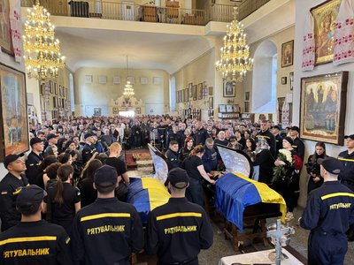 Люди професії: якими згадують рідні та колеги рятувальників Віктора Кузьменка та Дмитра Скриля Люди професії: якими згадують рідні та колеги рятувальників Віктора Кузьменка та Дмитра Скриля