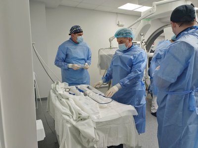 Замінили серцевий клапан без розрізу: у волинській лікарні прооперували 83-річну пацієнтку Замінили серцевий клапан без розрізу: у волинській лікарні прооперували 83-річну пацієнтку