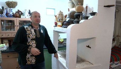 Житель Білозірʼя створив музей в будиночку на власному подвірʼї Житель Білозірʼя створив музей в будиночку на власному подвірʼї