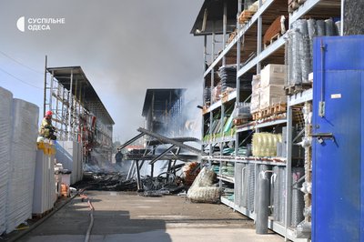 «Не чули звуку дрона»: очевидці розповіли про атаку РФ на «Епіцентр» в Одесі