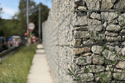 На вул. Личаківській у Львові завершили влаштування 100-метрової підпірної стінки На вул. Личаківській у Львові завершили влаштування 100-метрової підпірної стінки