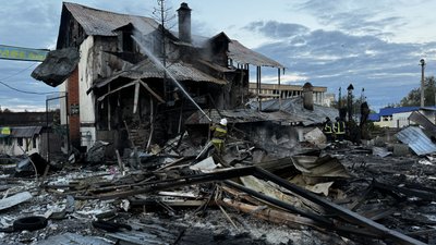 Російська атака ракетами на Миколаїв: очевидці розповіли про пошкодження Російська атака ракетами на Миколаїв: очевидці розповіли про пошкодження